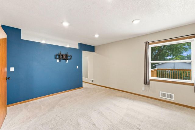 3996 Rahn Road, Eagan, MN 55122