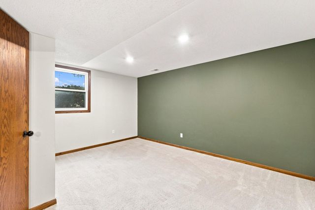 3996 Rahn Road, Eagan, MN 55122