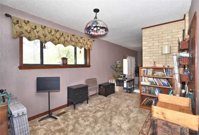 9452 E 460 Road, Claremore, OK 74017