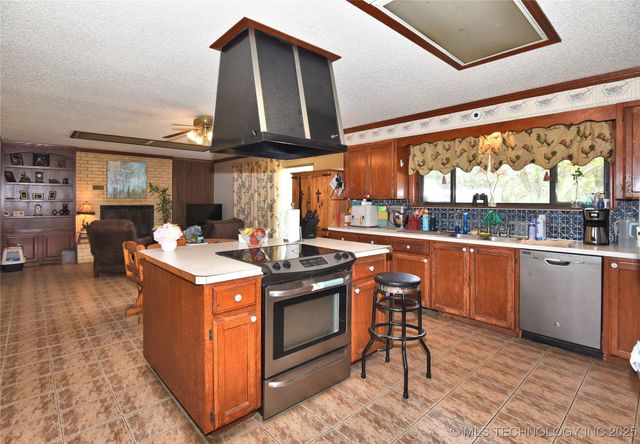 9452 E 460 Road, Claremore, OK 74017