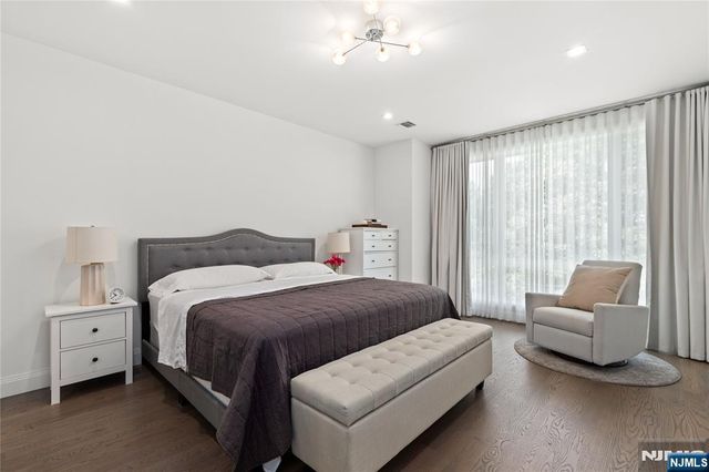 1480 15th Street B, Fort Lee, NJ 07024