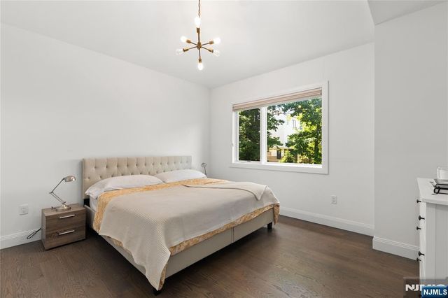 1480 15th Street B, Fort Lee, NJ 07024