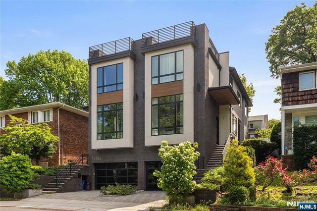 1480 15th Street B, Fort Lee, NJ 07024