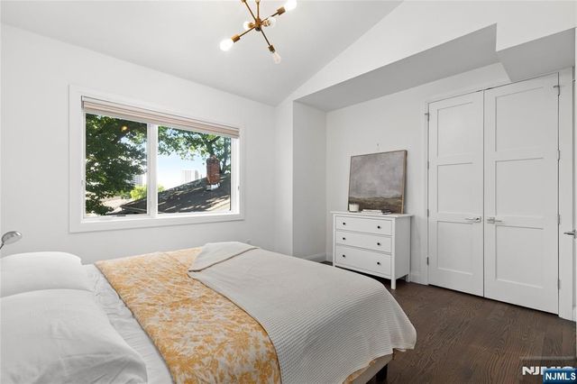 1480 15th Street B, Fort Lee, NJ 07024