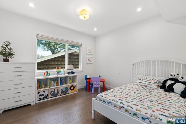 1480 15th Street B, Fort Lee, NJ 07024
