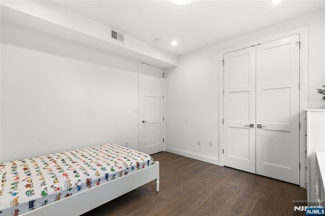1480 15th Street B, Fort Lee, NJ 07024