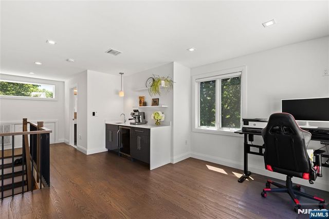 1480 15th Street B, Fort Lee, NJ 07024