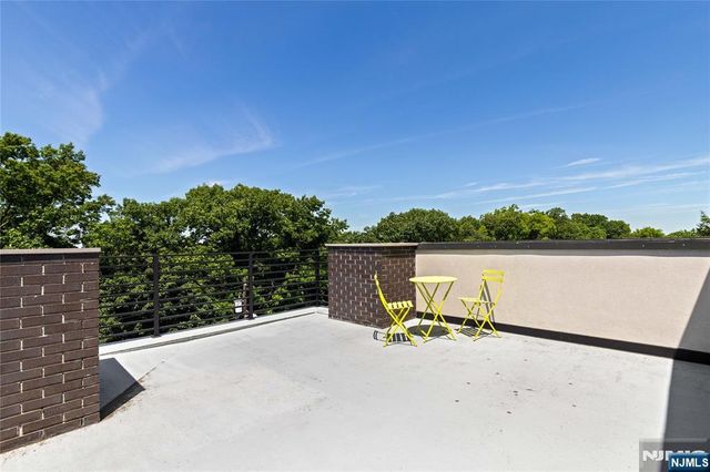 1480 15th Street B, Fort Lee, NJ 07024