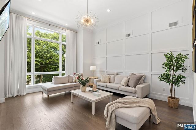 1480 15th Street B, Fort Lee, NJ 07024
