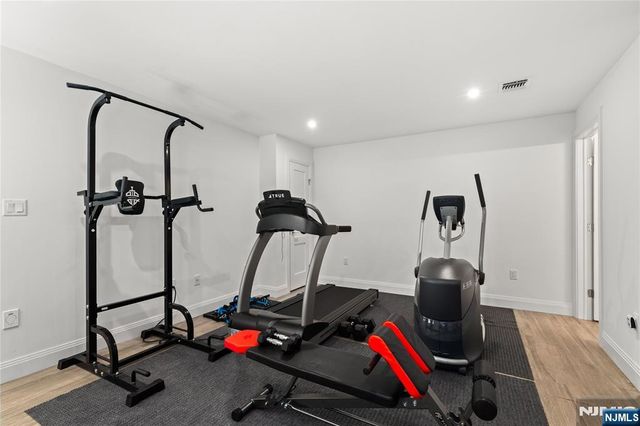 1480 15th Street B, Fort Lee, NJ 07024