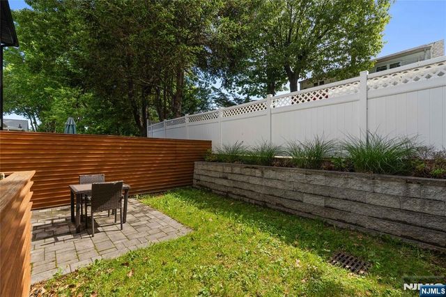 1480 15th Street B, Fort Lee, NJ 07024