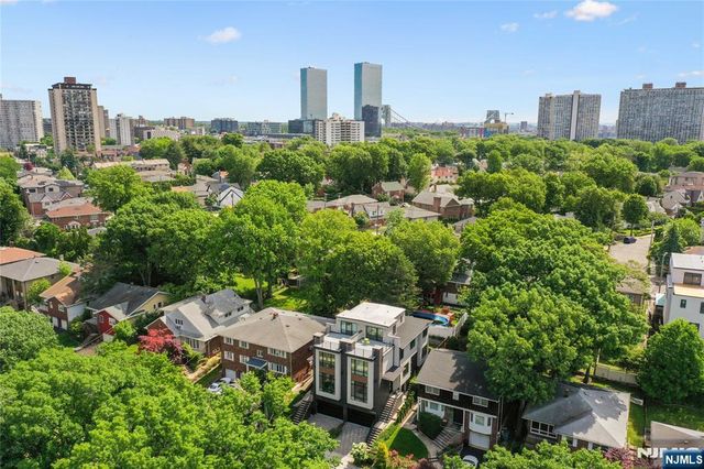 1480 15th Street B, Fort Lee, NJ 07024