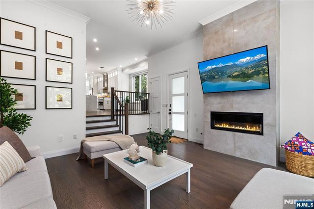 1480 15th Street B, Fort Lee, NJ 07024