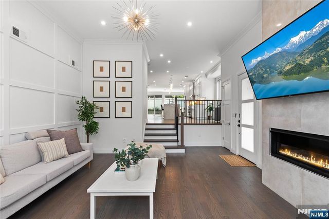 1480 15th Street B, Fort Lee, NJ 07024