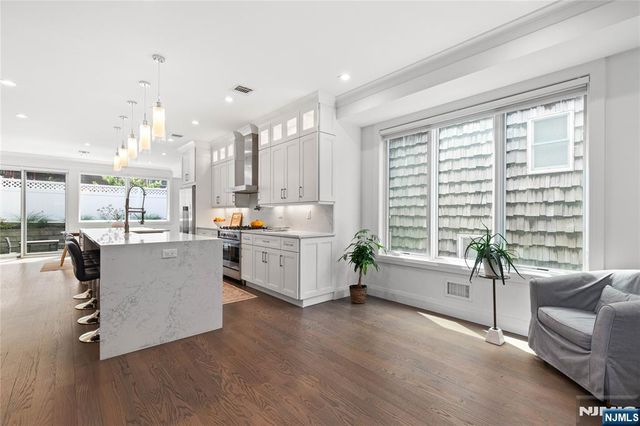1480 15th Street B, Fort Lee, NJ 07024