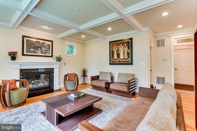 6109 KIRBY RD, Bethesda, MD 20817