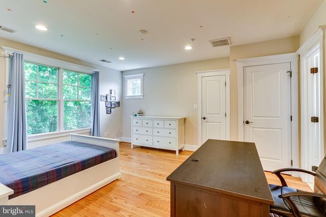 6109 KIRBY RD, Bethesda, MD 20817