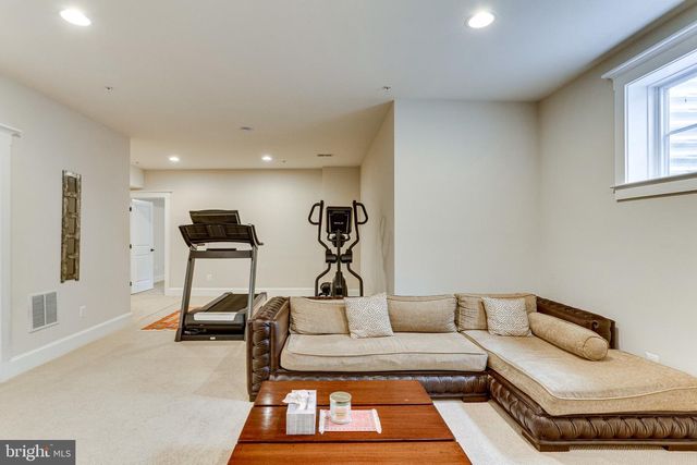 6109 KIRBY RD, Bethesda, MD 20817