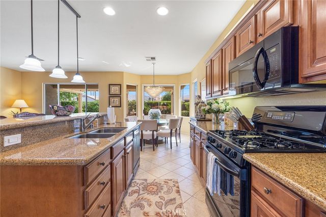 78122 Vinewood, Palm Desert, CA 92211