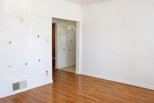 7529 S EMERALD Avenue, Chicago, IL 60620