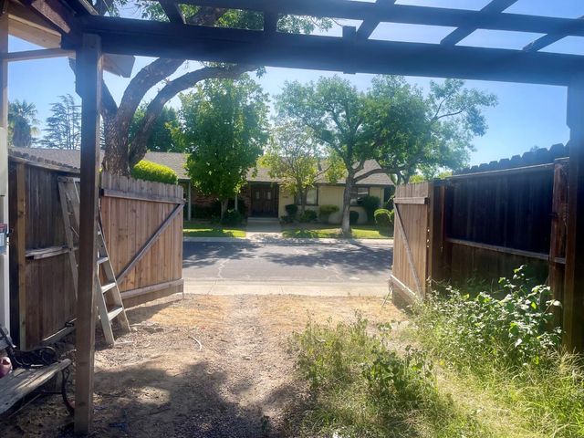 2901 Hagen Way, Modesto, CA 95355