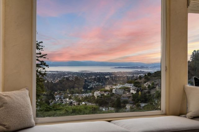 6257 6257 Virgo Rd, Oakland, CA 94611