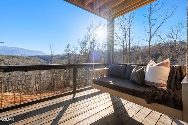 2221 Legend Drive, Sevierville, TN 37876