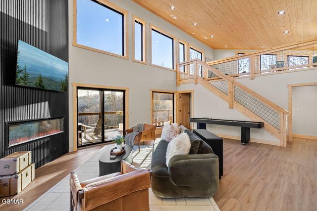 2221 Legend Drive, Sevierville, TN 37876