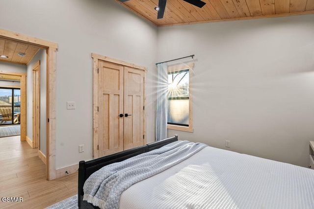 2221 Legend Drive, Sevierville, TN 37876