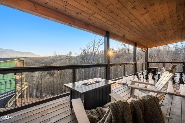 2221 Legend Drive, Sevierville, TN 37876