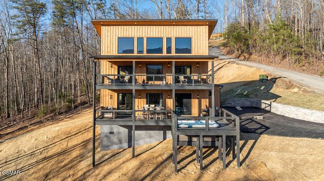 2221 Legend Drive, Sevierville, TN 37876