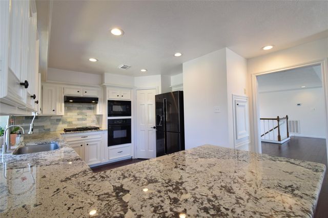 179 April Waters Drive N, Conroe, TX 77356