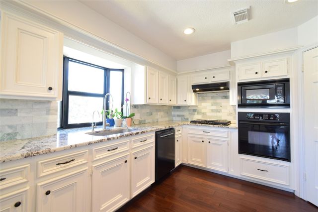 179 April Waters Drive N, Conroe, TX 77356