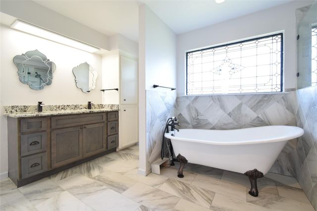 179 April Waters Drive N, Conroe, TX 77356