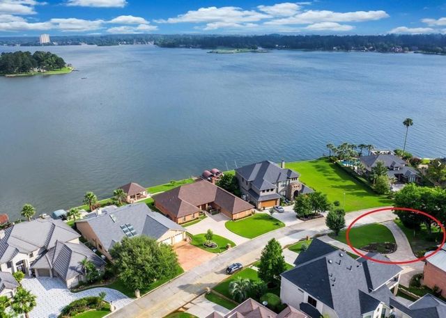 179 April Waters Drive N, Conroe, TX 77356