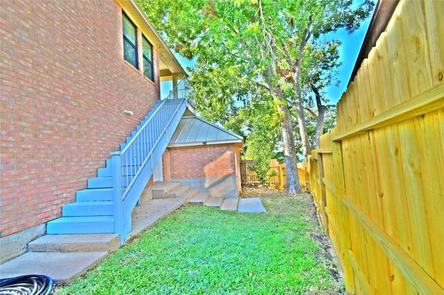 179 April Waters Drive N, Conroe, TX 77356