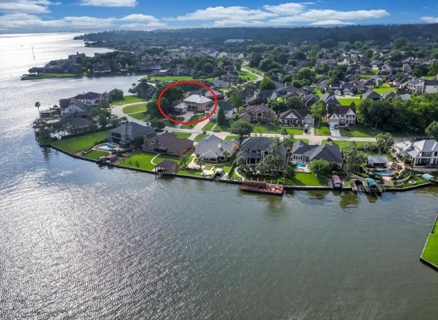 179 April Waters Drive N, Conroe, TX 77356