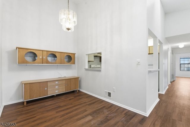 48 Taylor Dr, Franklin Twp., NJ 08823