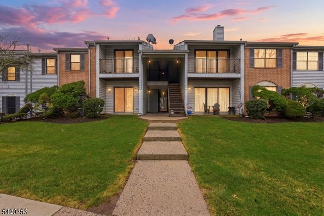 48 Taylor Dr, Franklin Twp., NJ 08823