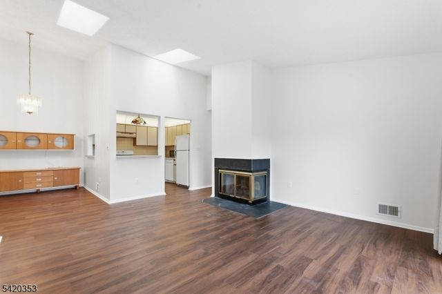 48 Taylor Dr, Franklin Twp., NJ 08823