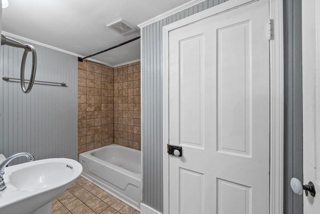 2120 S Main St, Hopkinsville, KY 42240