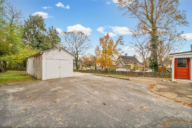 2120 S Main St, Hopkinsville, KY 42240