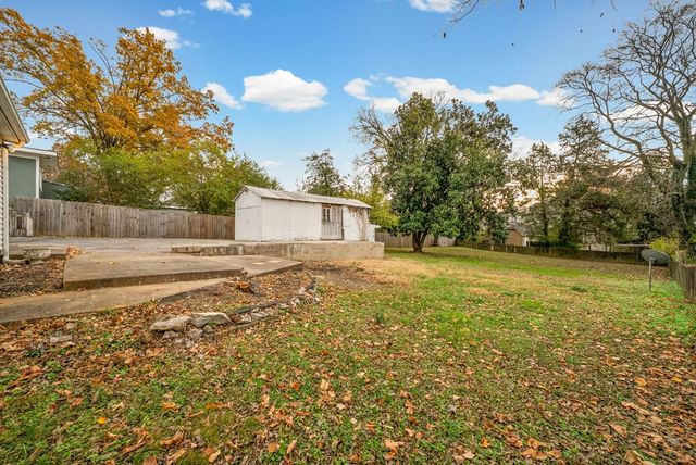 2120 S Main St, Hopkinsville, KY 42240