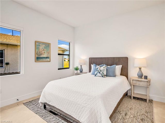 1140 NE 5th PL, Cape Coral, FL 33909