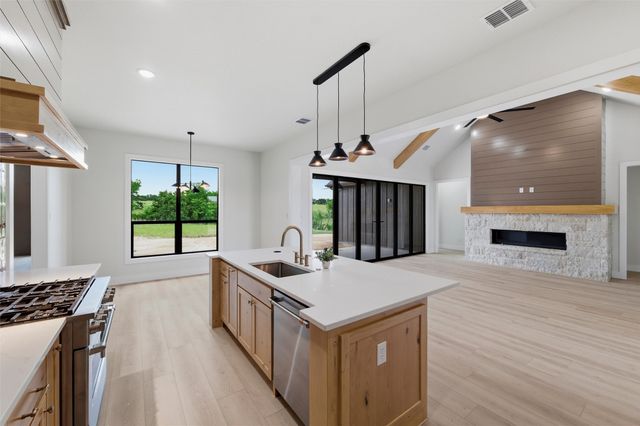 210 Kilkenny Road, Poolville, TX 76487
