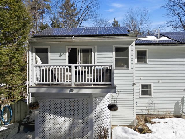 26 Jonathan Lane, Bow, NH 03304