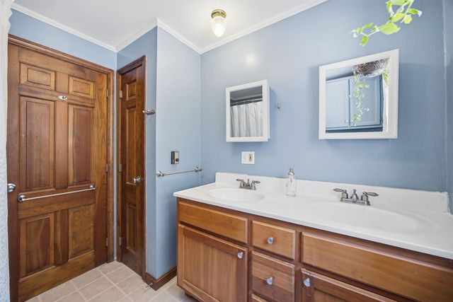 26 Jonathan Lane, Bow, NH 03304