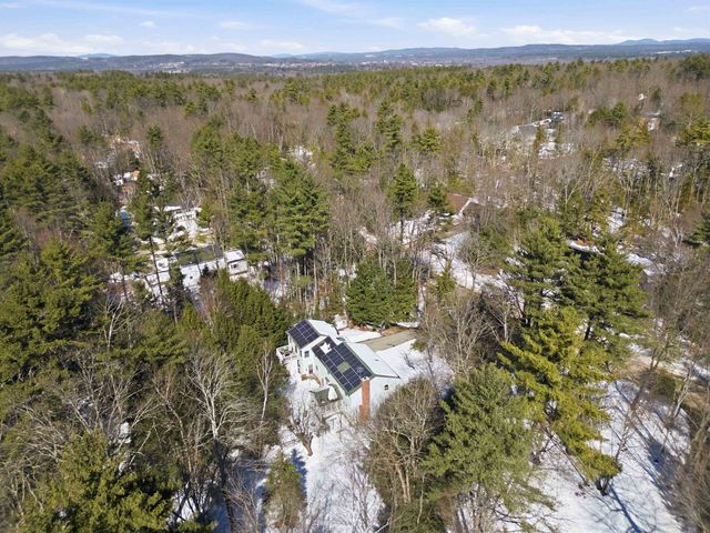 26 Jonathan Lane, Bow, NH 03304
