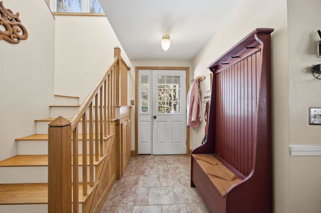 26 Jonathan Lane, Bow, NH 03304