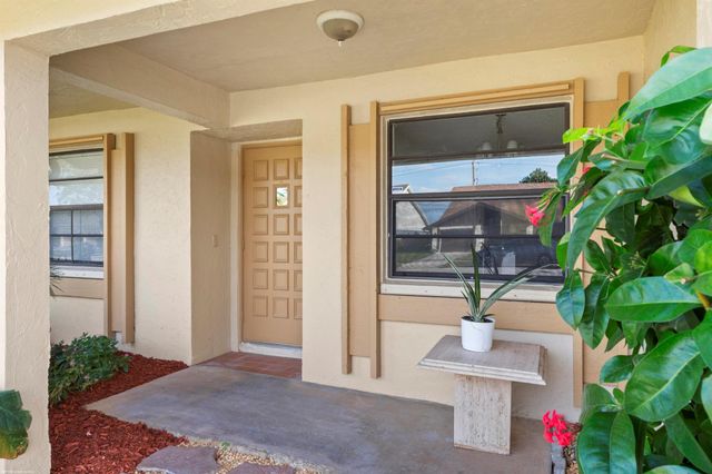 11927 Suellen Circle, Wellington, FL 33414